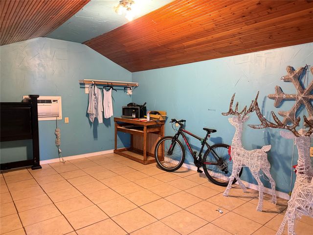 110 Yorke Street, Mt Pleasant, TX 75455