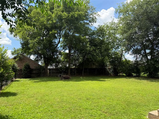 110 Yorke Street, Mt Pleasant, TX 75455