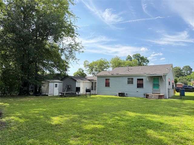 110 Yorke Street, Mt Pleasant, TX 75455