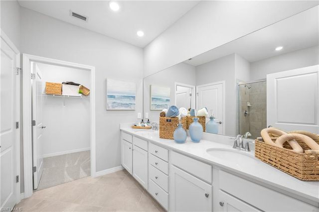 20520 Hazelnut CT S 1923, Lehigh Acres, FL 33936