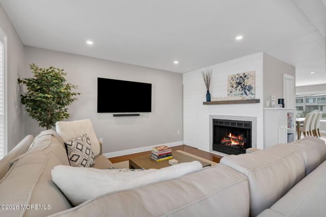 57 Bridgewaters Drive 23, Oceanport, NJ 07757