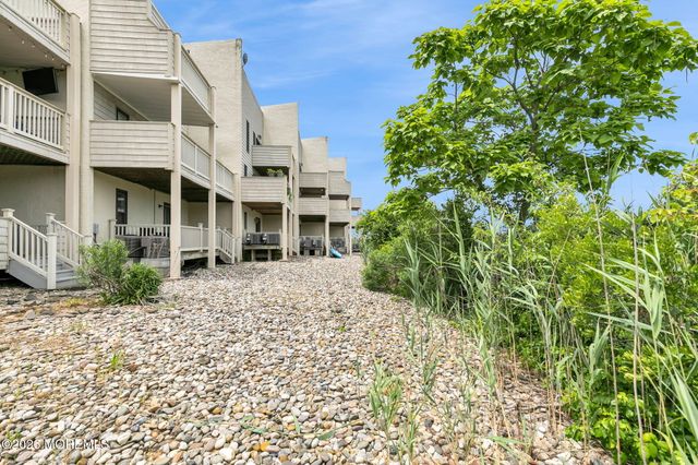 57 Bridgewaters Drive 23, Oceanport, NJ 07757
