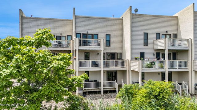 57 Bridgewaters Drive 23, Oceanport, NJ 07757