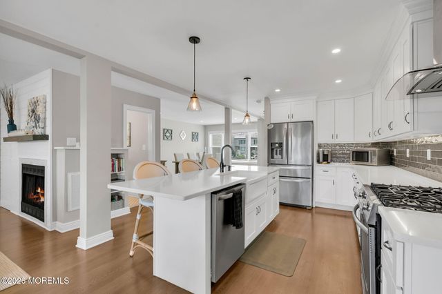 57 Bridgewaters Drive 23, Oceanport, NJ 07757