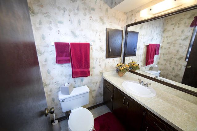 15175 W Kingsway DRIVE, New Berlin, WI 53151