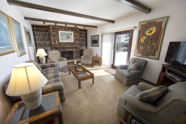 15175 W Kingsway DRIVE, New Berlin, WI 53151