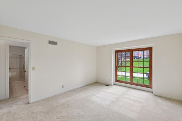 1 Colonel Pointe Drive, Wilder, KY 41076