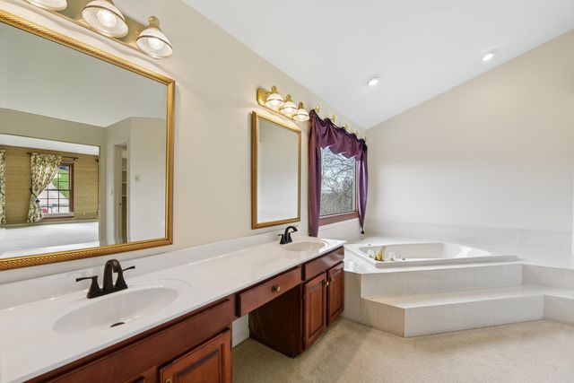 1 Colonel Pointe Drive, Wilder, KY 41076