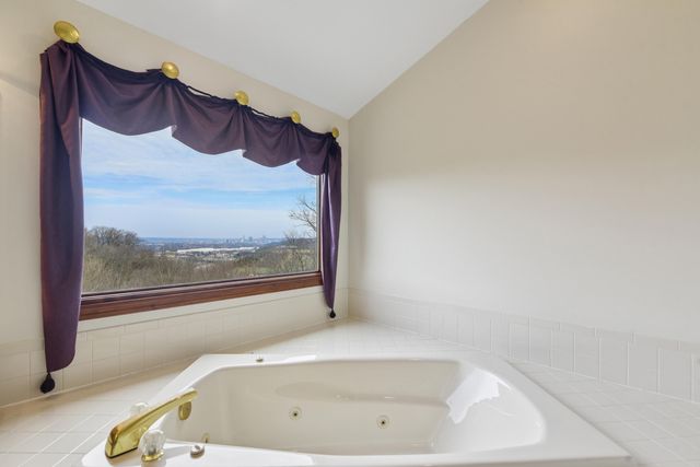 1 Colonel Pointe Drive, Wilder, KY 41076