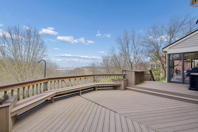 1 Colonel Pointe Drive, Wilder, KY 41076