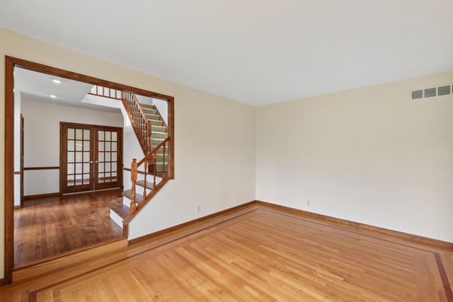 1 Colonel Pointe Drive, Wilder, KY 41076