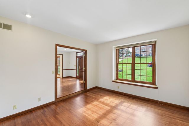 1 Colonel Pointe Drive, Wilder, KY 41076