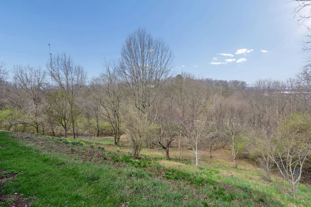 1 Colonel Pointe Drive, Wilder, KY 41076