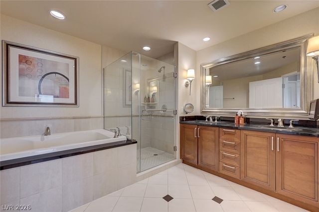 135 East Harmon Avenue 3605, Las Vegas, NV 89109