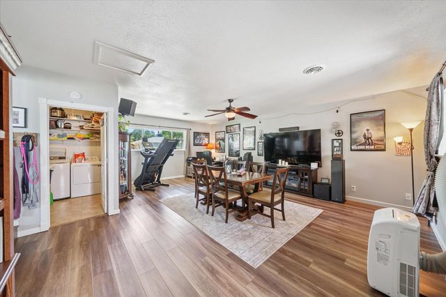 2912 Squire Ave, Redding, CA 96002