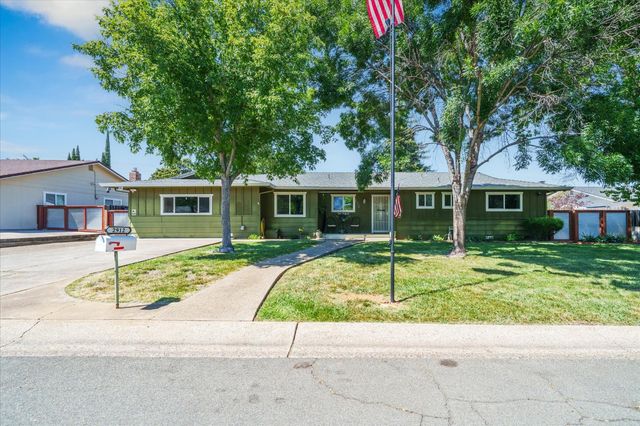 2912 Squire Ave, Redding, CA 96002