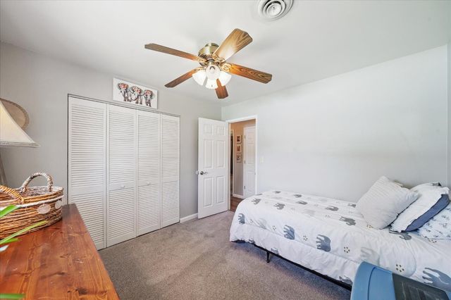 2912 Squire Ave, Redding, CA 96002