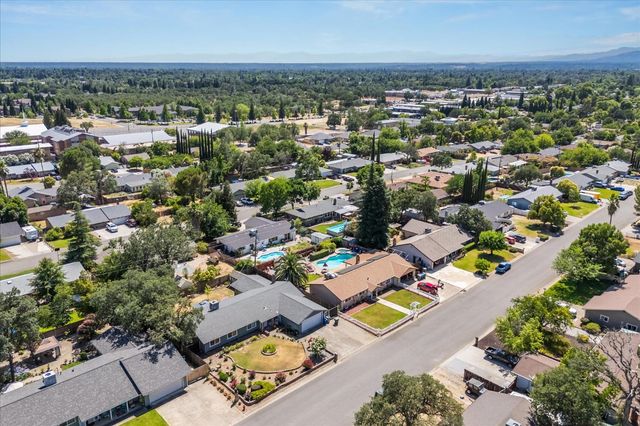 2912 Squire Ave, Redding, CA 96002