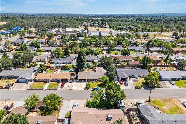 2912 Squire Ave, Redding, CA 96002