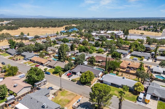 2912 Squire Ave, Redding, CA 96002