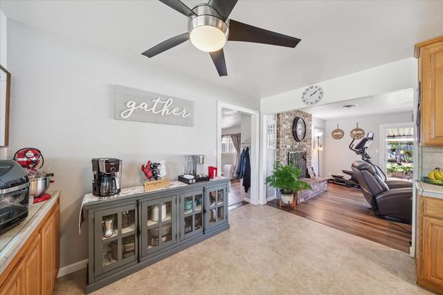 2912 Squire Ave, Redding, CA 96002