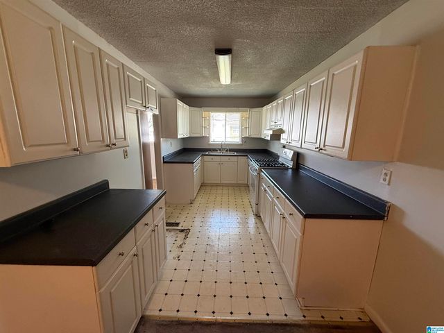 1501 16TH WAY SW, Birmingham, AL 35211