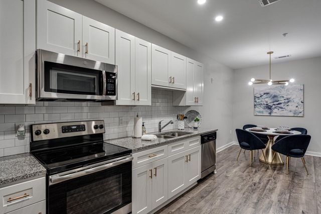 782 Riverfront Parkway 415, Chattanooga, TN 37402