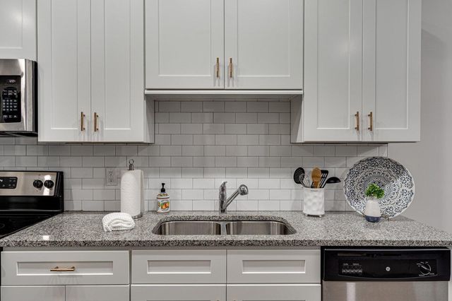 782 Riverfront Parkway 415, Chattanooga, TN 37402