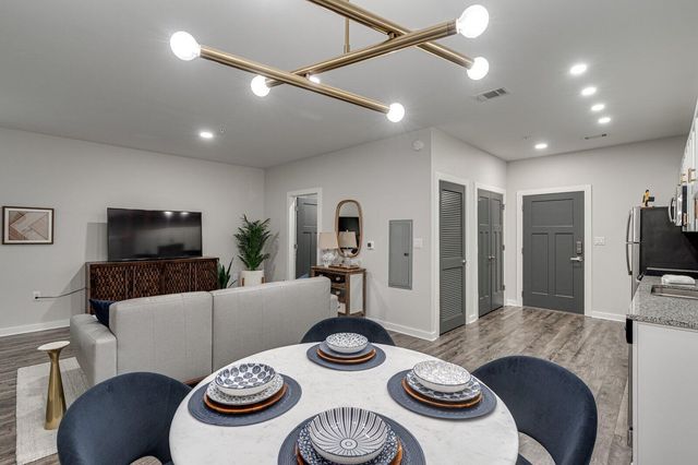 782 Riverfront Parkway 415, Chattanooga, TN 37402