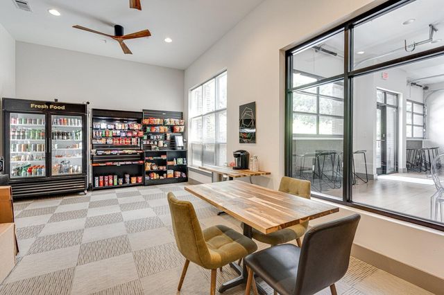 782 Riverfront Parkway 415, Chattanooga, TN 37402