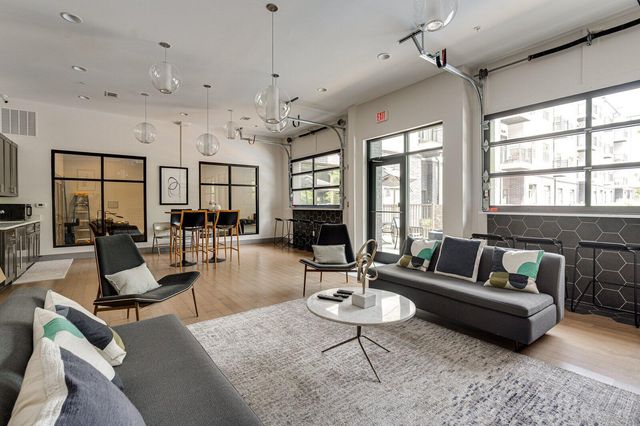 782 Riverfront Parkway 415, Chattanooga, TN 37402