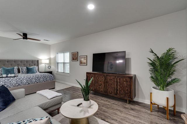 782 Riverfront Parkway 415, Chattanooga, TN 37402