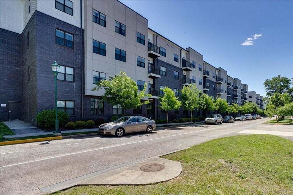 782 Riverfront Parkway 415, Chattanooga, TN 37402