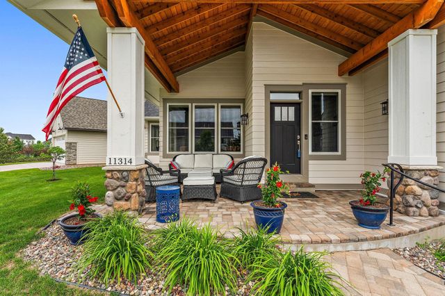 11314 Sunflower Lane N, Lake Elmo, MN 55042