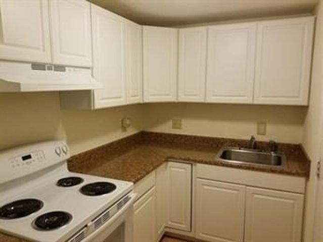 35 Prospect 203, Woburn, MA 01801