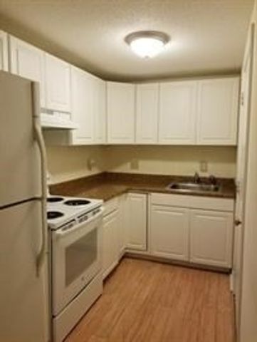 35 Prospect 203, Woburn, MA 01801