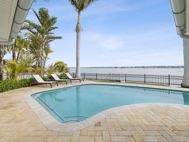 450 22ND STREET, Belleair Beach, FL 33786