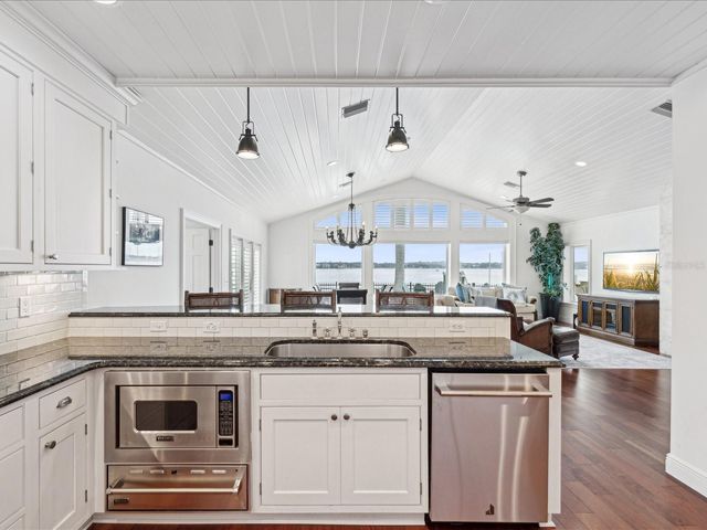 450 22ND STREET, Belleair Beach, FL 33786