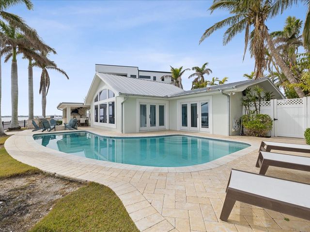 450 22ND STREET, Belleair Beach, FL 33786
