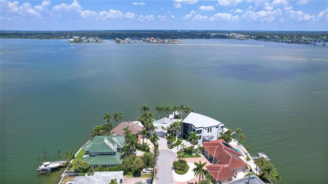 450 22ND STREET, Belleair Beach, FL 33786