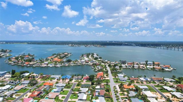 450 22ND STREET, Belleair Beach, FL 33786