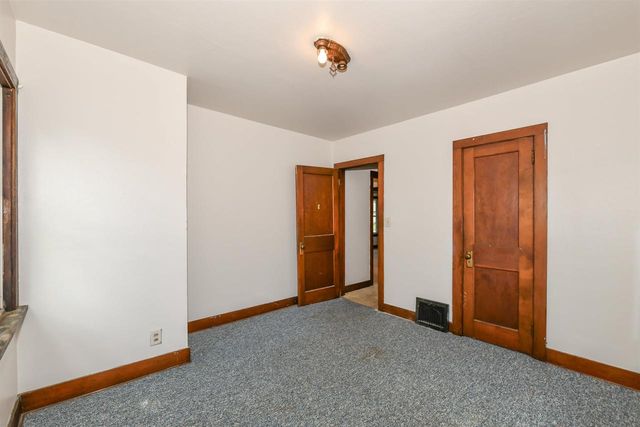 1521 Mineral Point Avenue, Janesville, WI 53548