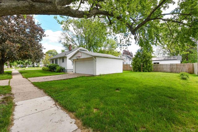 1521 Mineral Point Avenue, Janesville, WI 53548