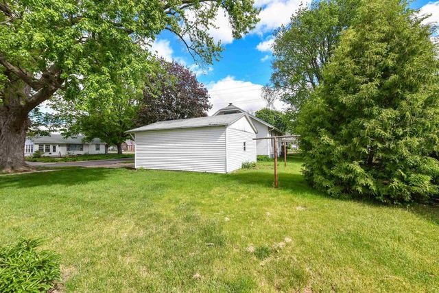 1521 Mineral Point Avenue, Janesville, WI 53548