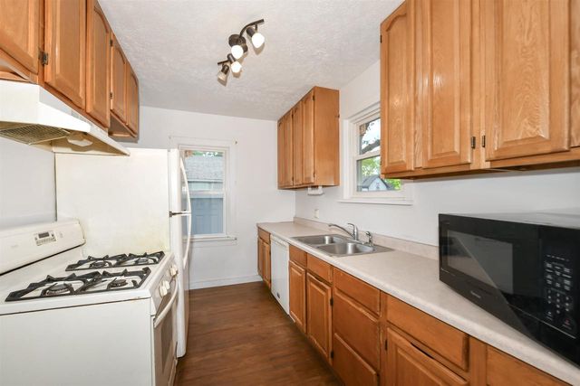 1521 Mineral Point Avenue, Janesville, WI 53548