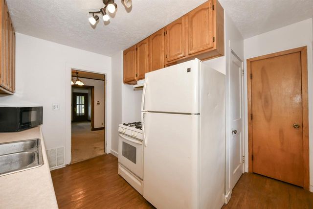 1521 Mineral Point Avenue, Janesville, WI 53548