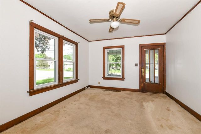 1521 Mineral Point Avenue, Janesville, WI 53548