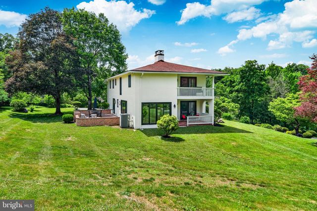 2450 WHITE HORSE RD, Berwyn, PA 19312