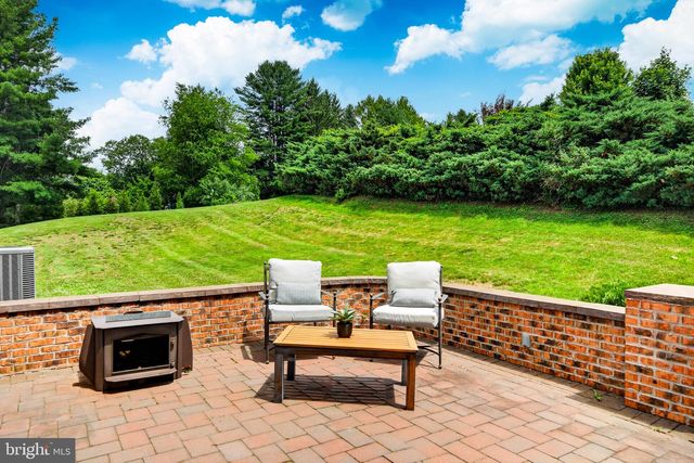 2450 WHITE HORSE RD, Berwyn, PA 19312