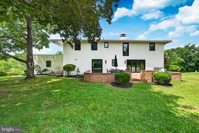 2450 WHITE HORSE RD, Berwyn, PA 19312